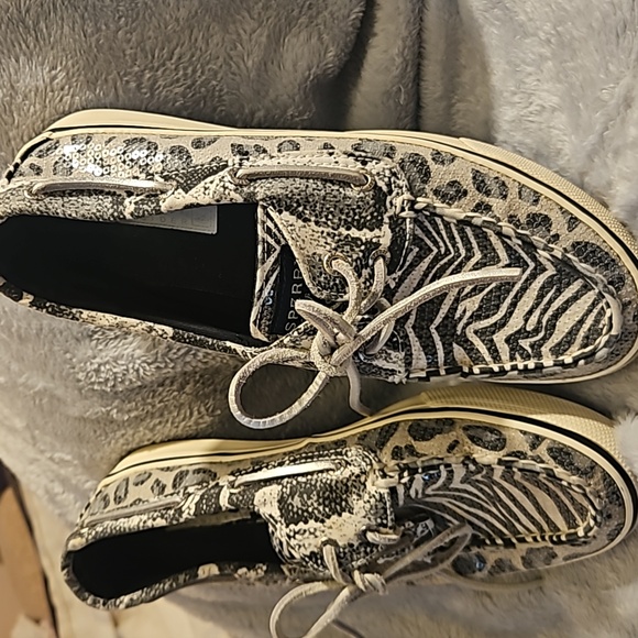 Sperry Sequin Sneaker Size 7M - Picture 12 of 12